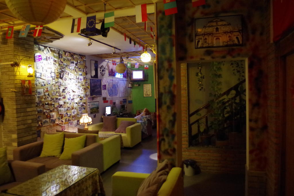 Yangshuo Travellers Land Youth Hostel Extérieur photo