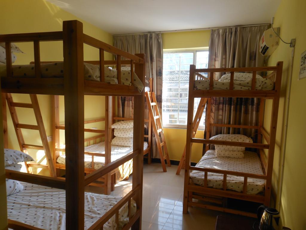 Yangshuo Travellers Land Youth Hostel Extérieur photo