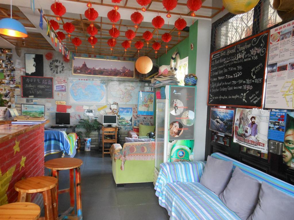 Yangshuo Travellers Land Youth Hostel Extérieur photo
