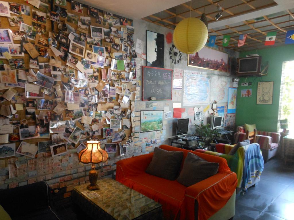 Yangshuo Travellers Land Youth Hostel Extérieur photo