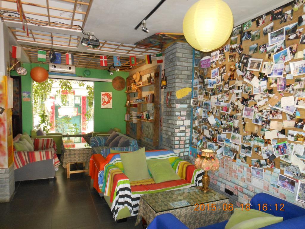 Yangshuo Travellers Land Youth Hostel Extérieur photo