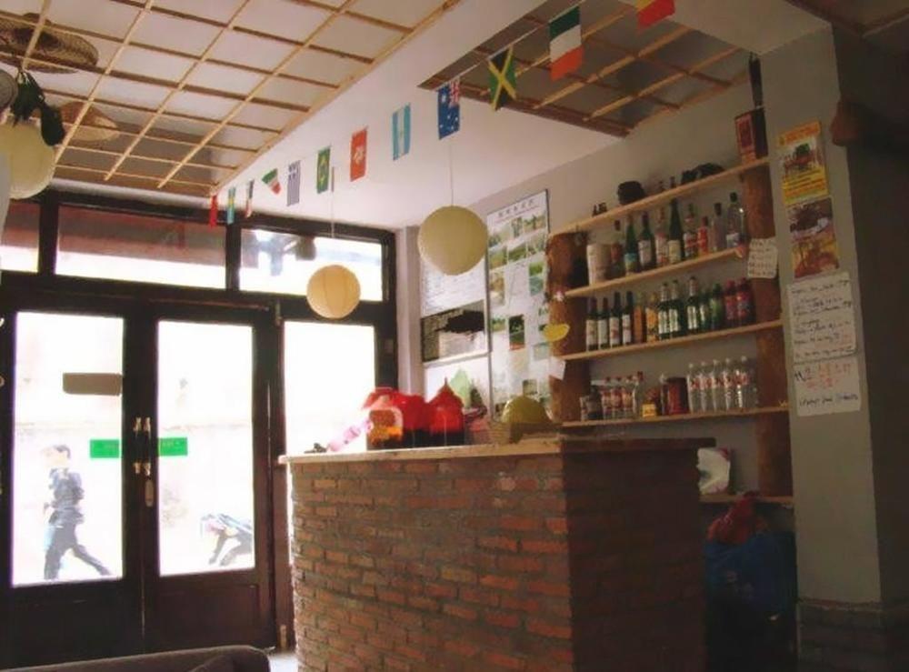 Yangshuo Travellers Land Youth Hostel Extérieur photo