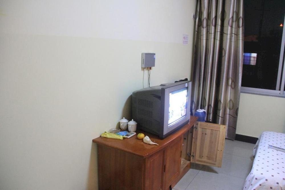 Yangshuo Travellers Land Youth Hostel Extérieur photo