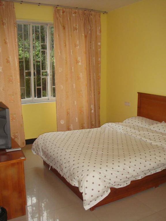 Yangshuo Travellers Land Youth Hostel Extérieur photo