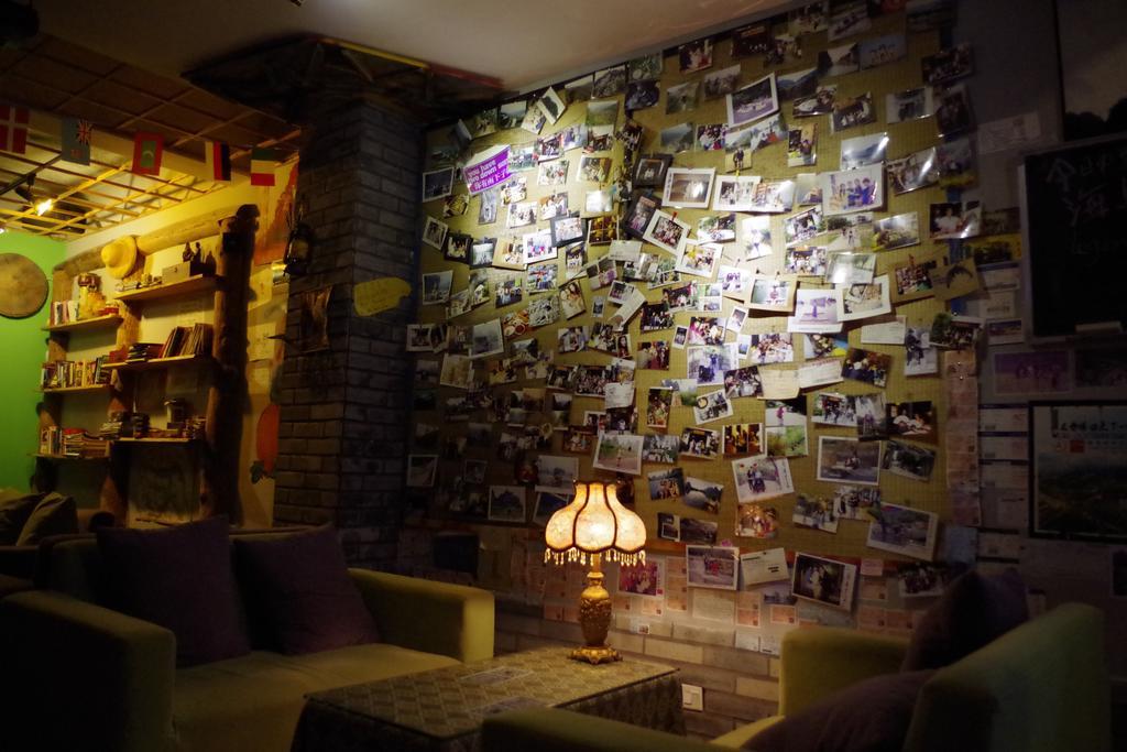 Yangshuo Travellers Land Youth Hostel Extérieur photo