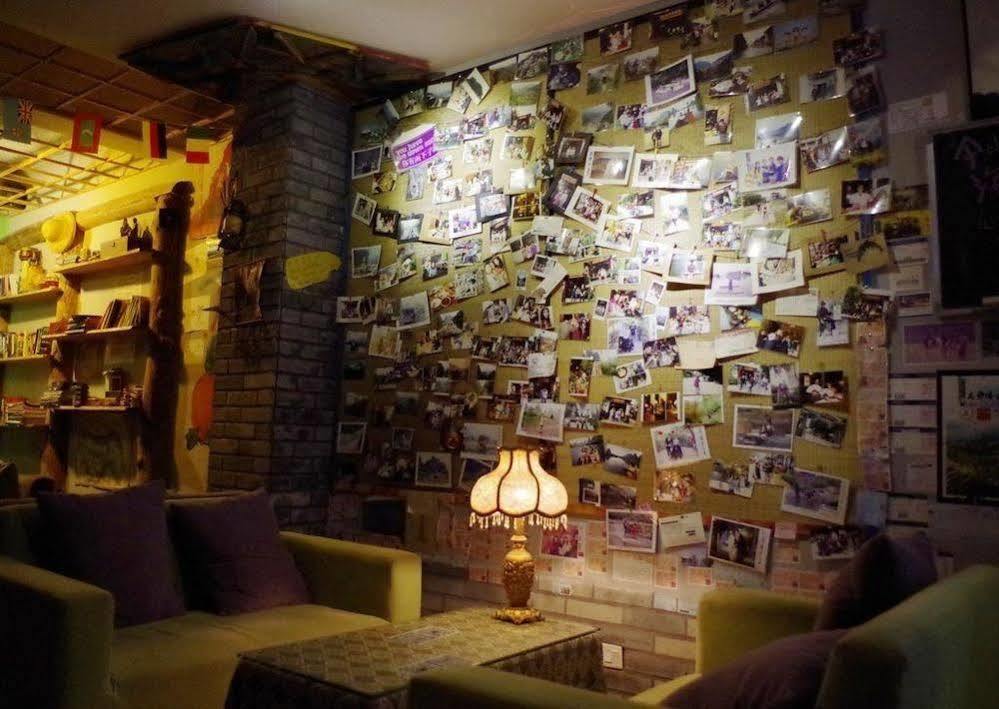 Yangshuo Travellers Land Youth Hostel Extérieur photo