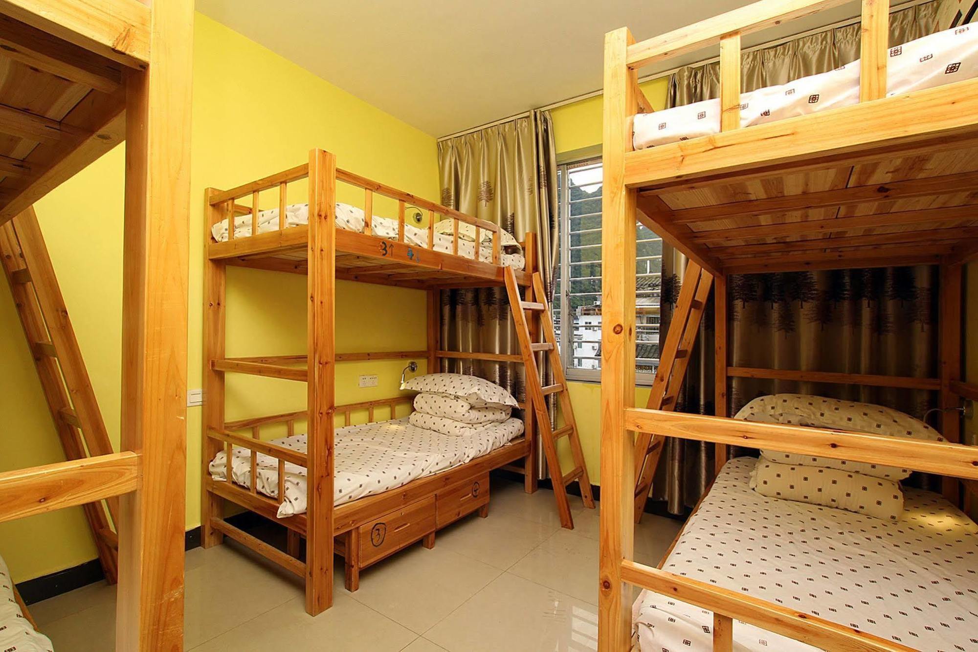 Yangshuo Travellers Land Youth Hostel Extérieur photo